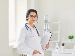 How Much Do Doctors Make in Canada? - A Complete Guide