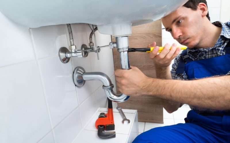 How Much Does a Plumber Make in Ontario? - A Complete Guide
