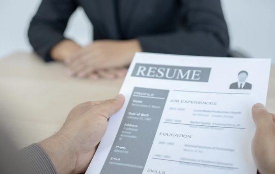 What Information Should Be Included in a Canadian Resume