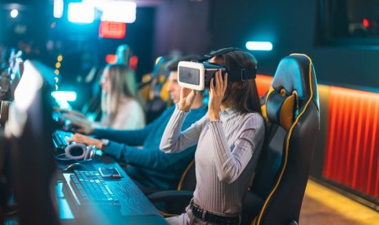 Play VR Games at Virtual Sting Oshawa Centre