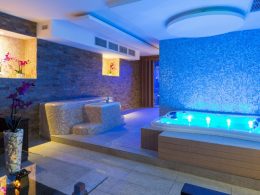 Top 10 Hotels With Jacuzzi Suites in Canada